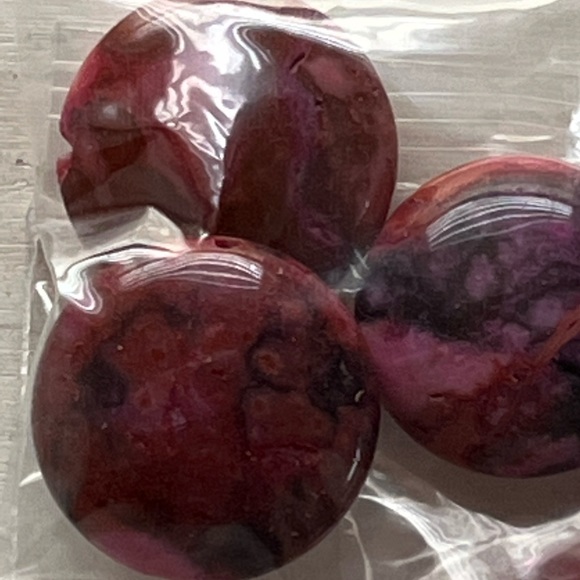 Assortment of fushia shades gemstone and glass beads - Picture 3 of 10